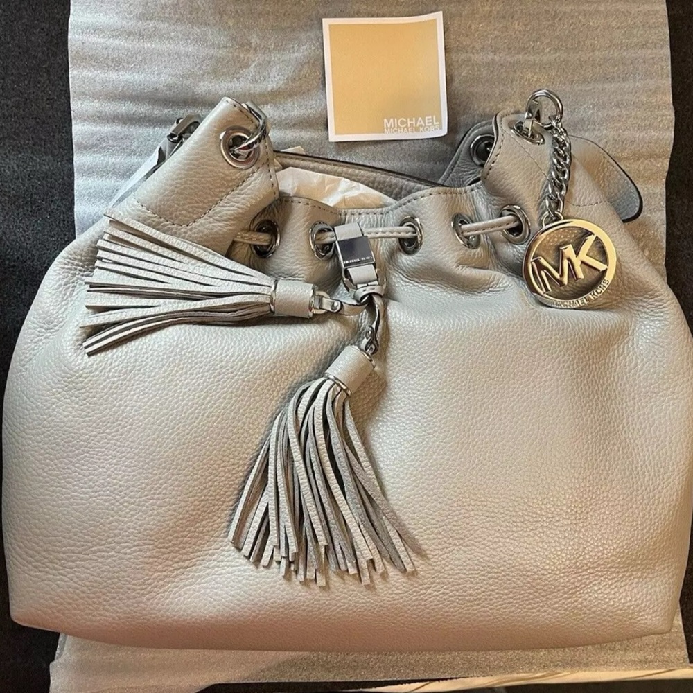 Michael Kors Gray Shoulder Bag with Luxurious Details